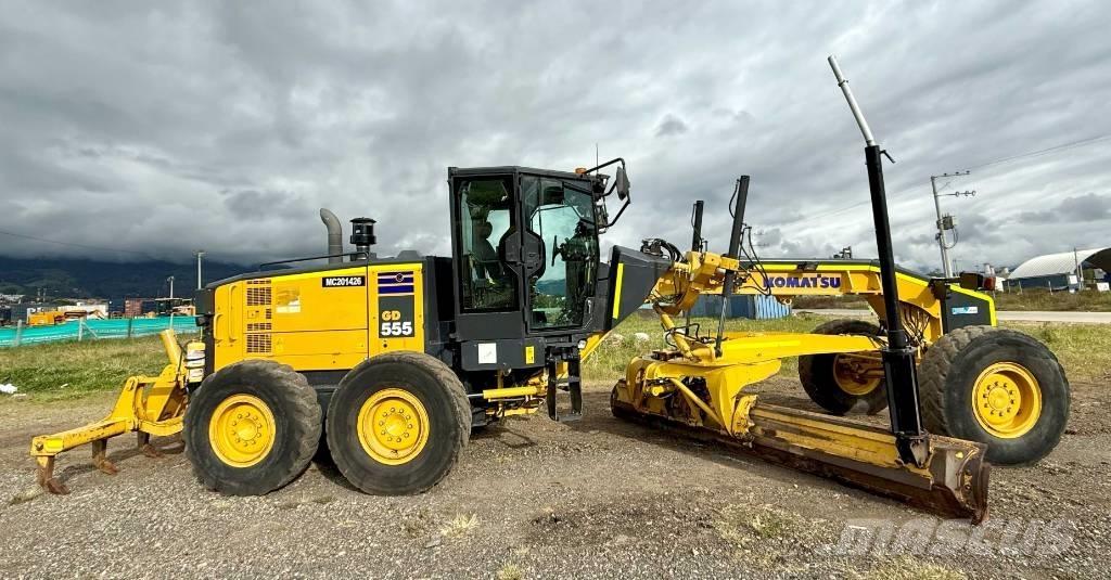 Komatsu GD555-5 Грейдери