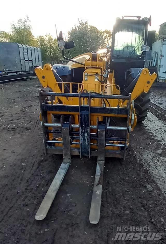 JCB 540-140 Телескопични товарачи