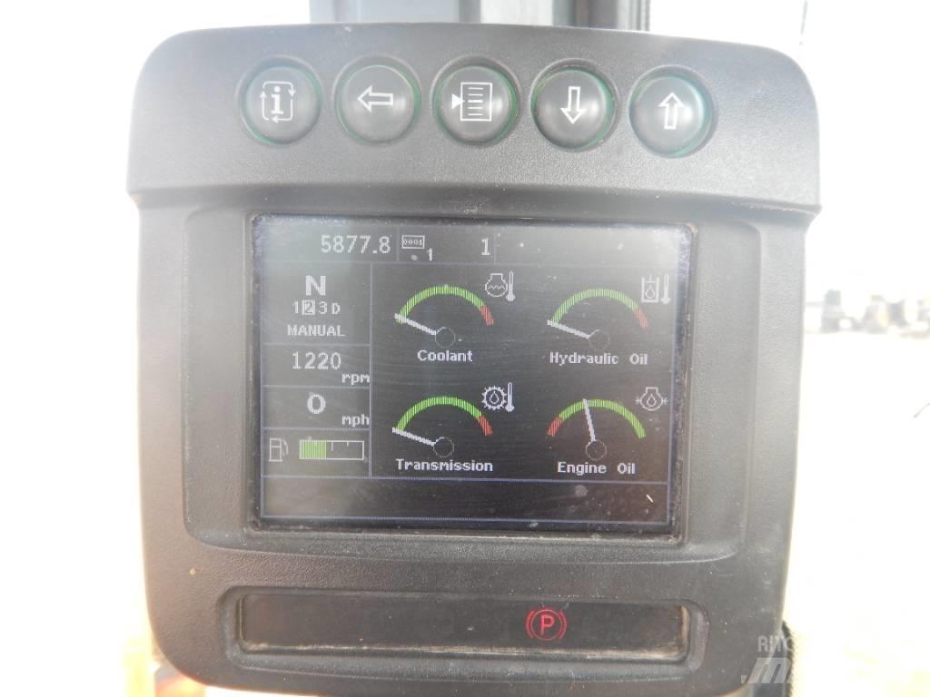 John Deere 524K Колесни товарачи