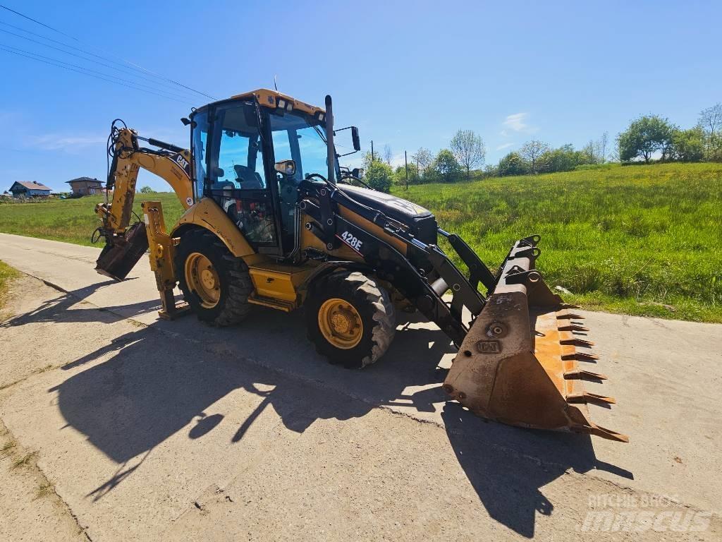 CAT 428 E Товарач със заден ексватор