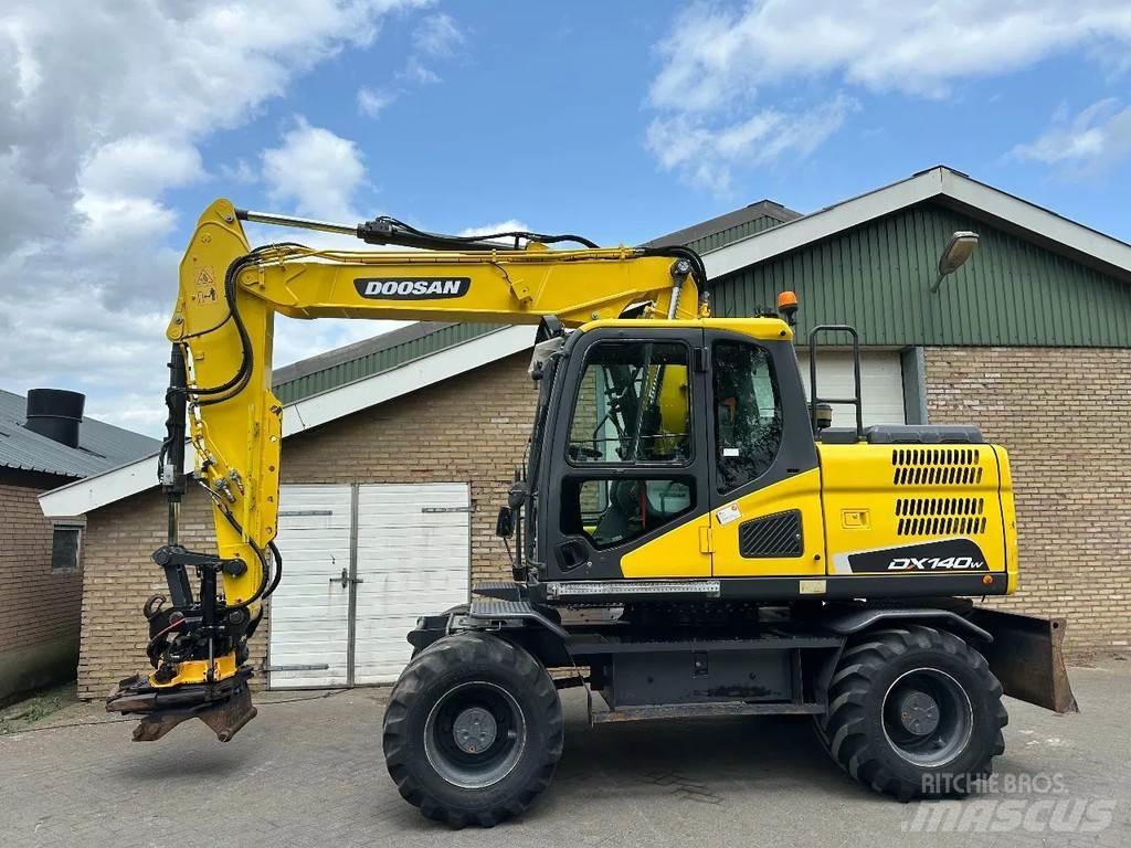 Doosan DX140W-5 Колесни екскаватори
