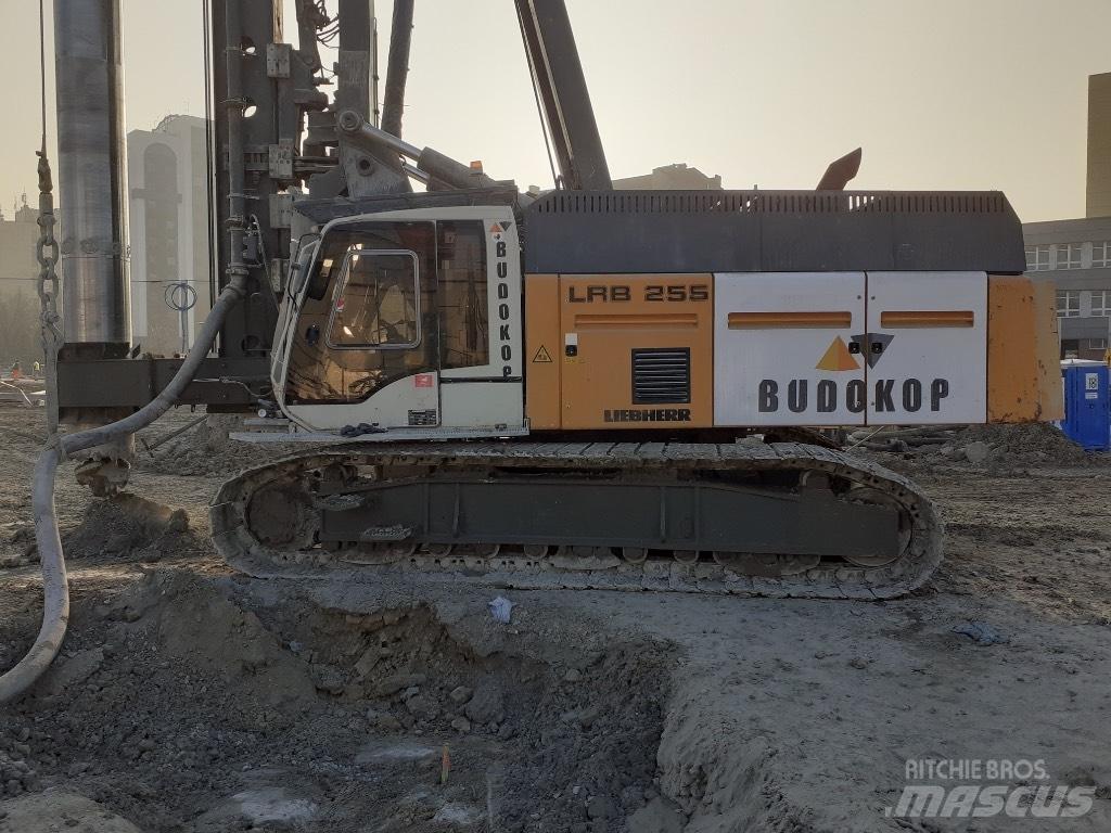 Liebherr LRB255 Пилоти
