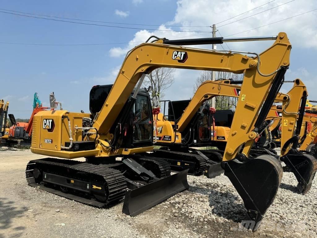 CAT 307 E2 Средни екскаватори 7т - 12т