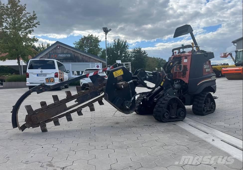 Ditch Witch R300 Верижни дъмпери