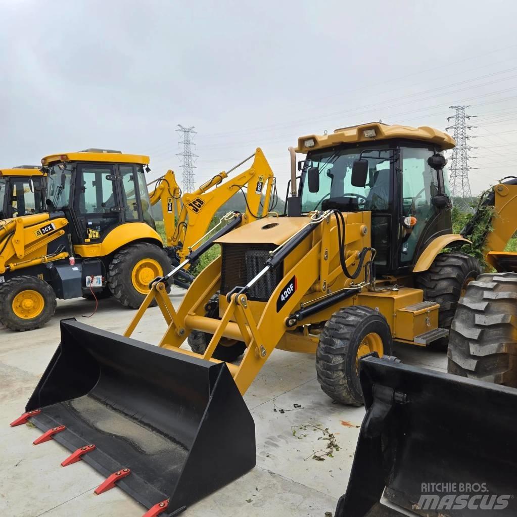 CAT 420F Товарач със заден ексватор
