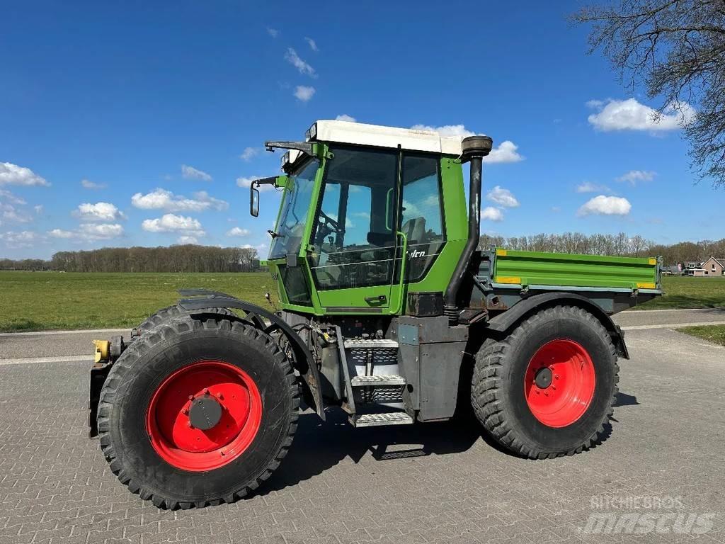 Fendt Xylon 520 Трактори