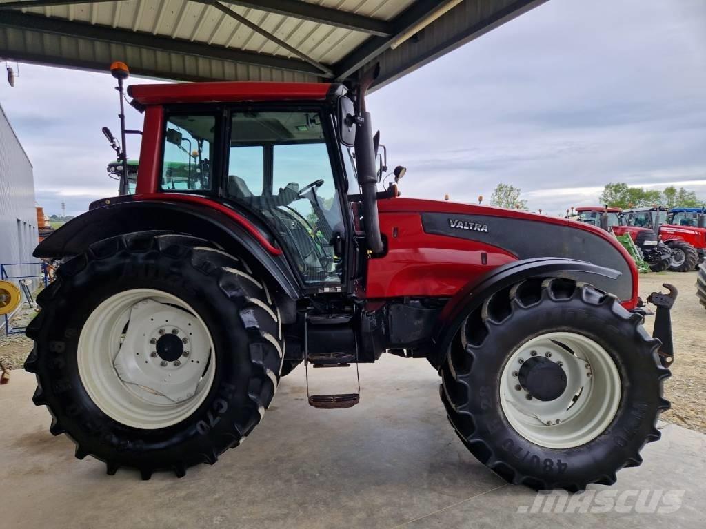 Valtra T 171 Трактори