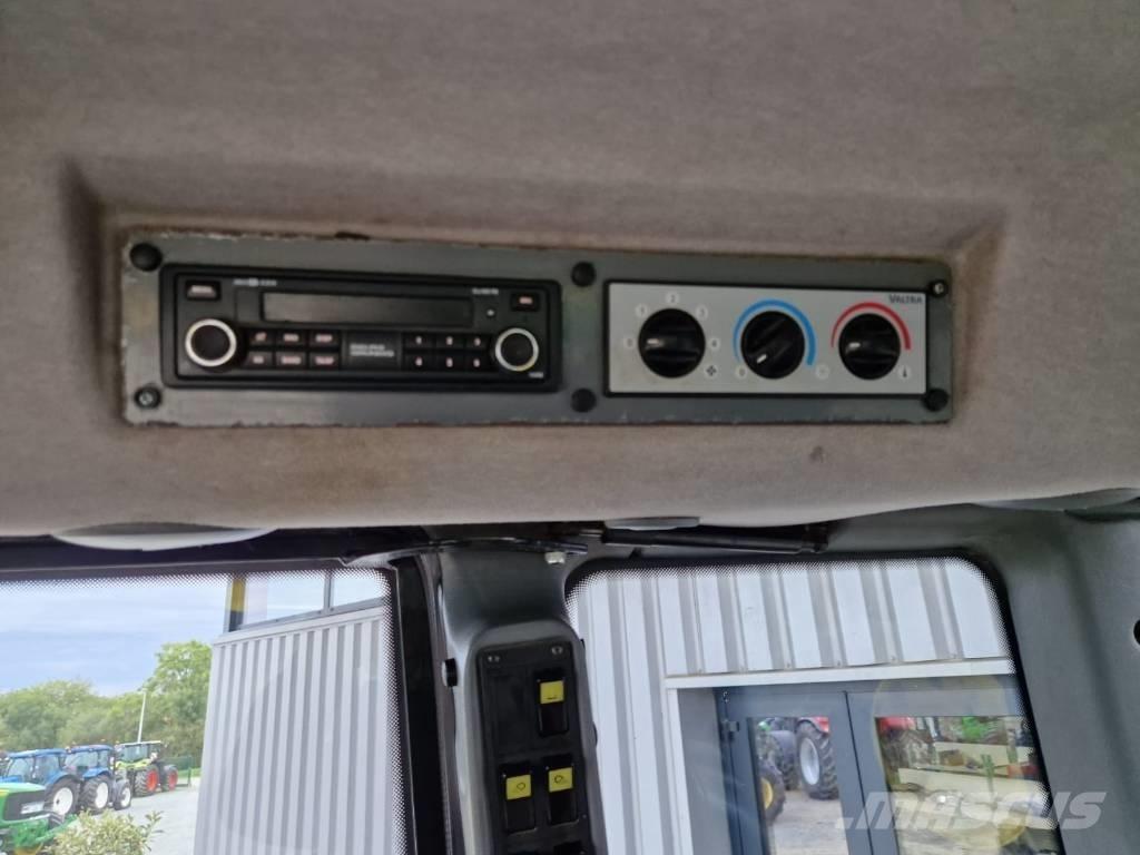 Valtra T 171 Трактори