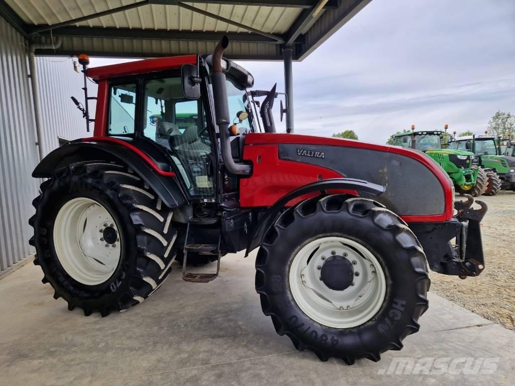 Valtra T 171 Трактори