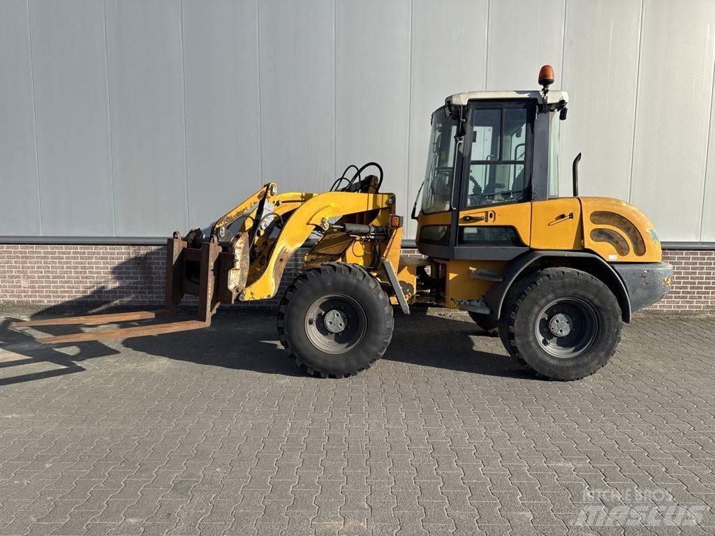 Terex TL70 Колесни товарачи