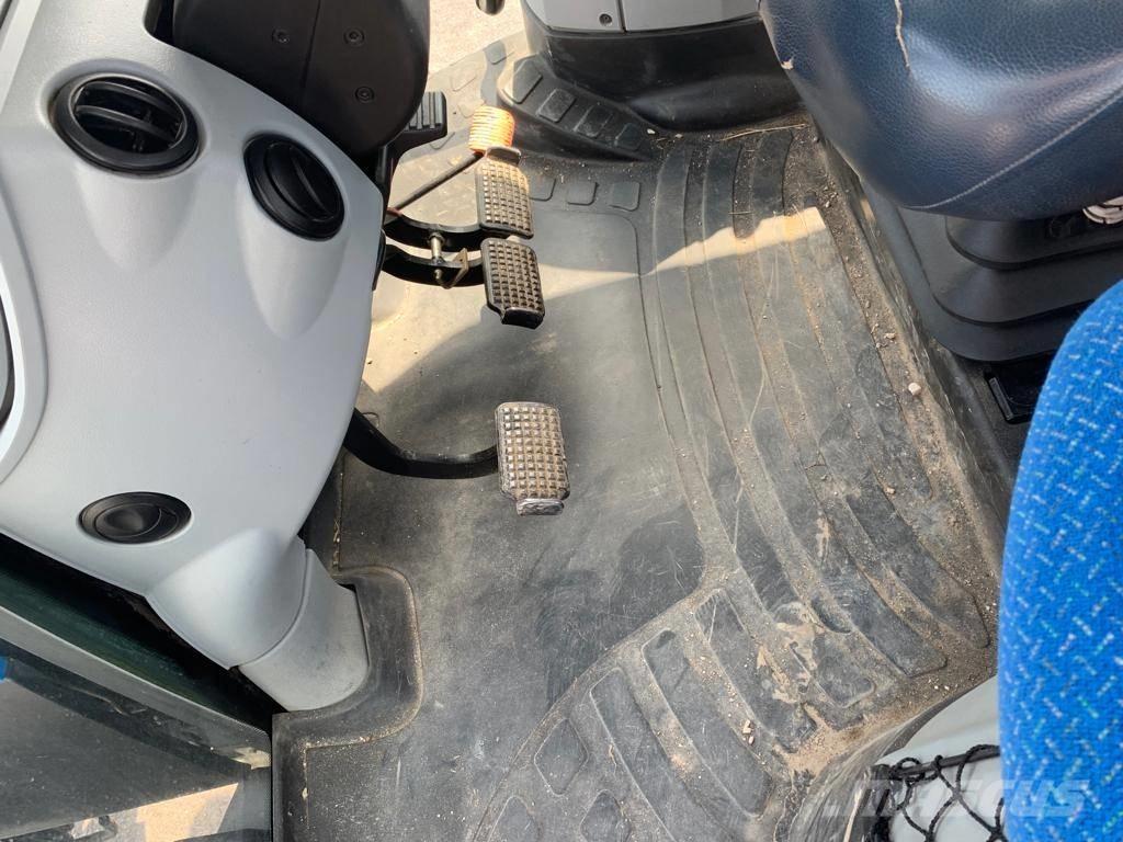 New Holland T 7.200 Трактори