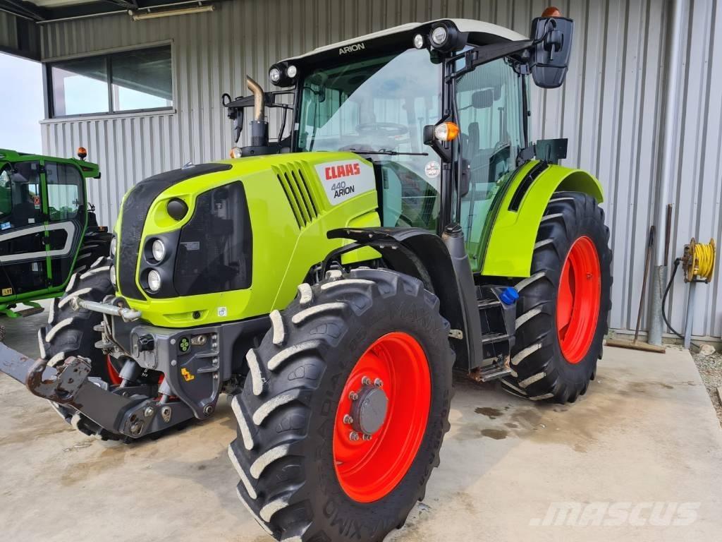 CLAAS Arion 440 CIS Трактори