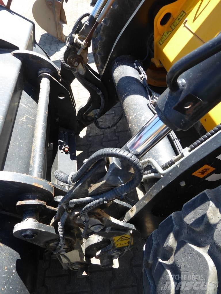 JCB 417 HT Колесни товарачи