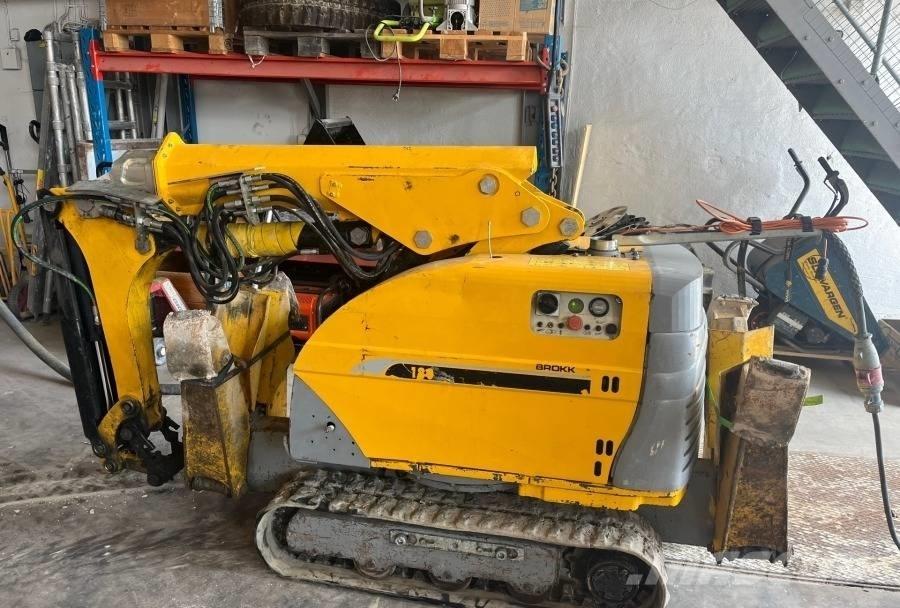 Brokk 180 Багери за разрушаване
