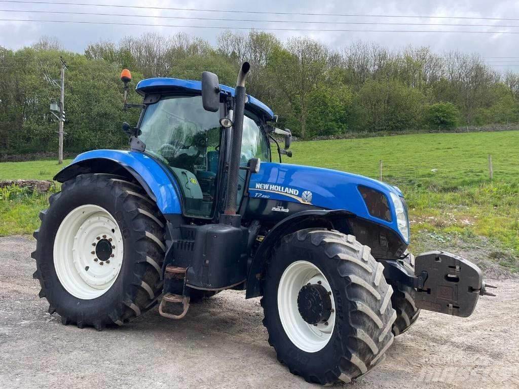New Holland T 7.250 Трактори