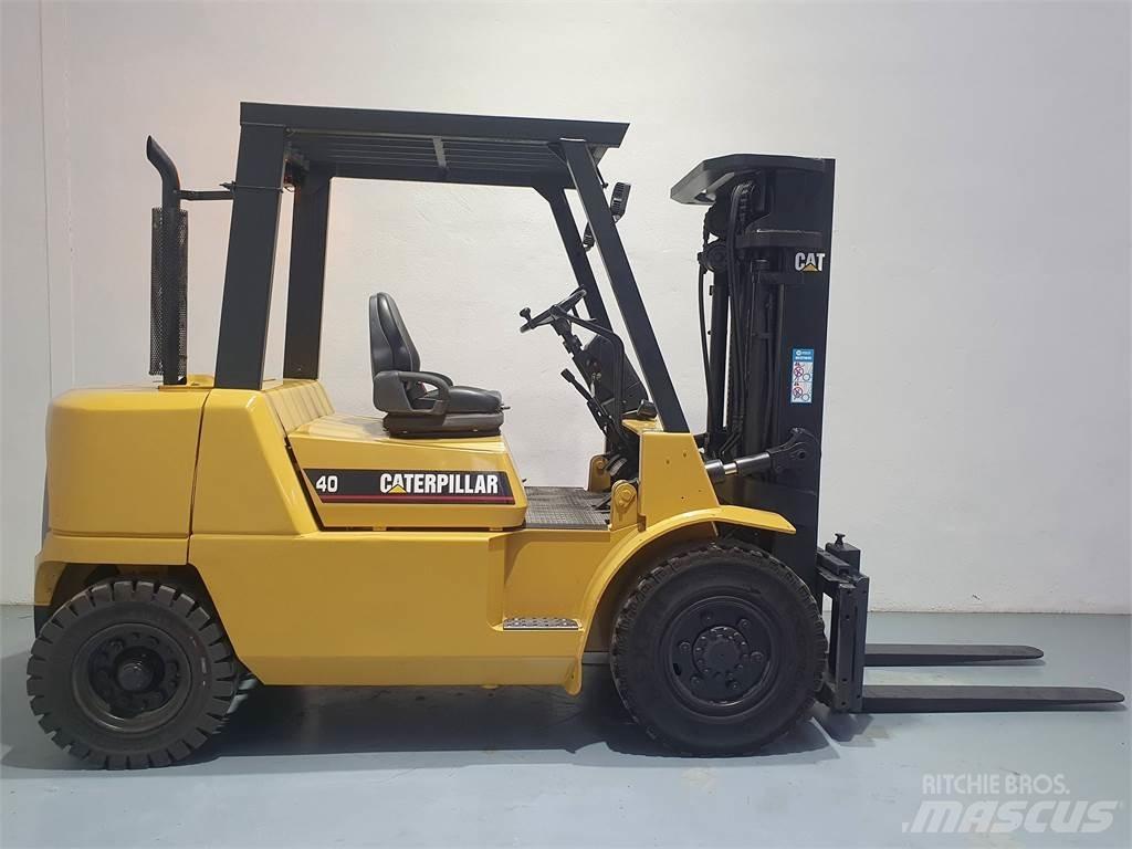 CAT DP40K MC Дизелови камиони