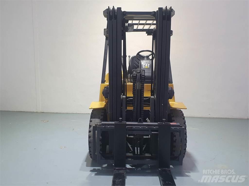 CAT DP40K MC Дизелови камиони