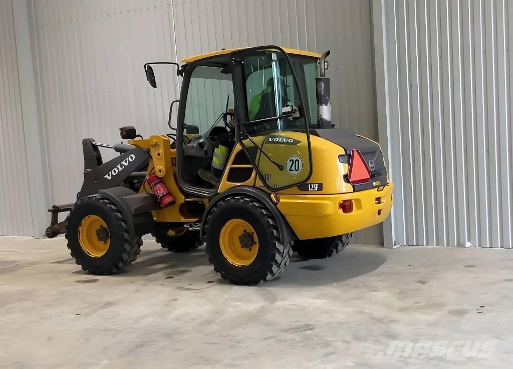 Volvo L 25 F Колесни товарачи