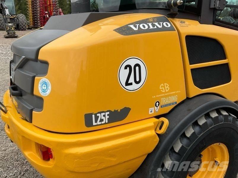 Volvo L 25 F Колесни товарачи