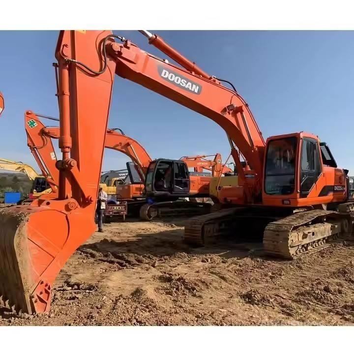 Doosan DH 225 Верижен екскаватор