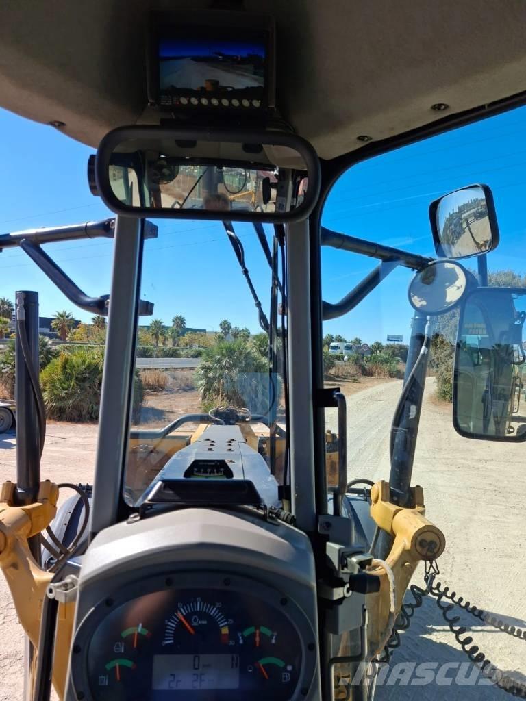 CAT 120 M 2 AWD Грейдери