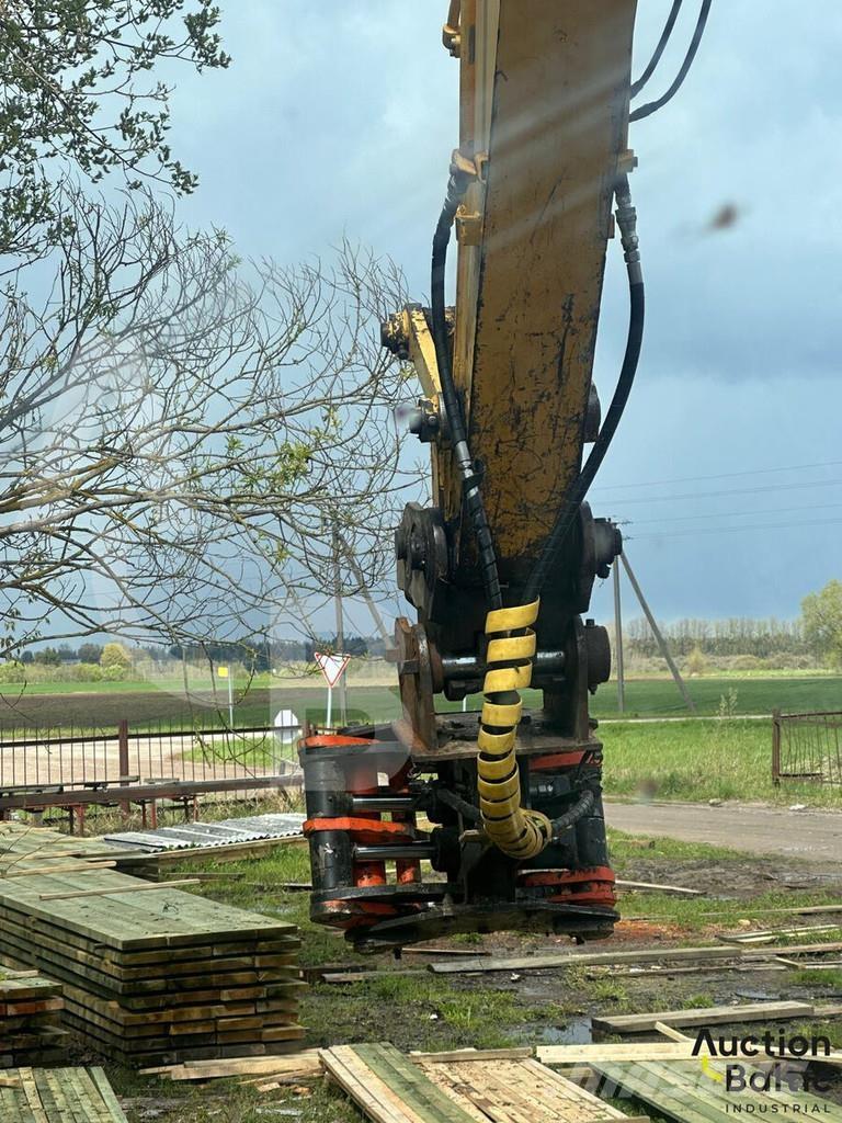 New Holland E 145 Верижен екскаватор