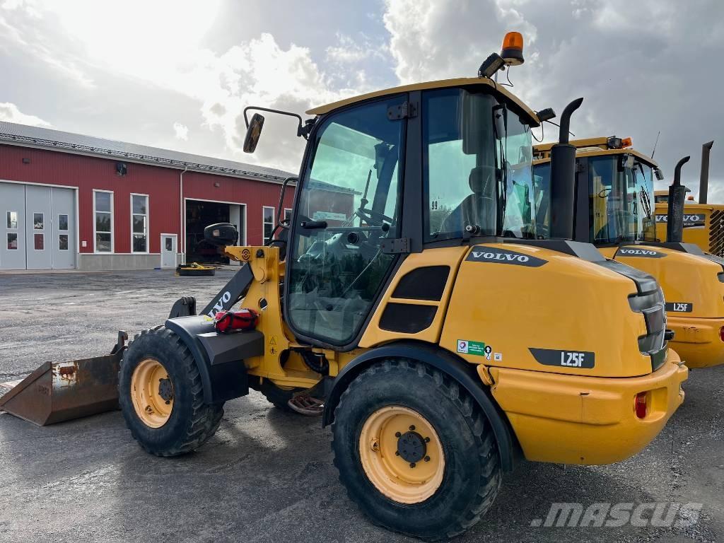 Volvo L 25 F Колесни товарачи