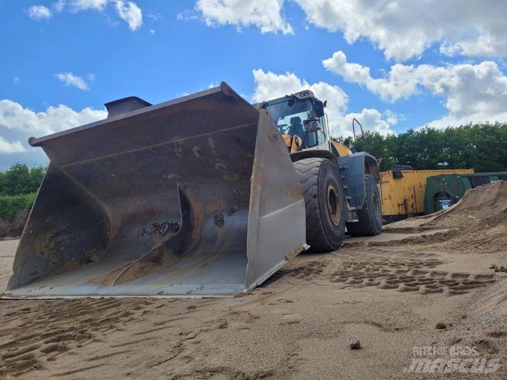 Liebherr L 586 Колесни товарачи