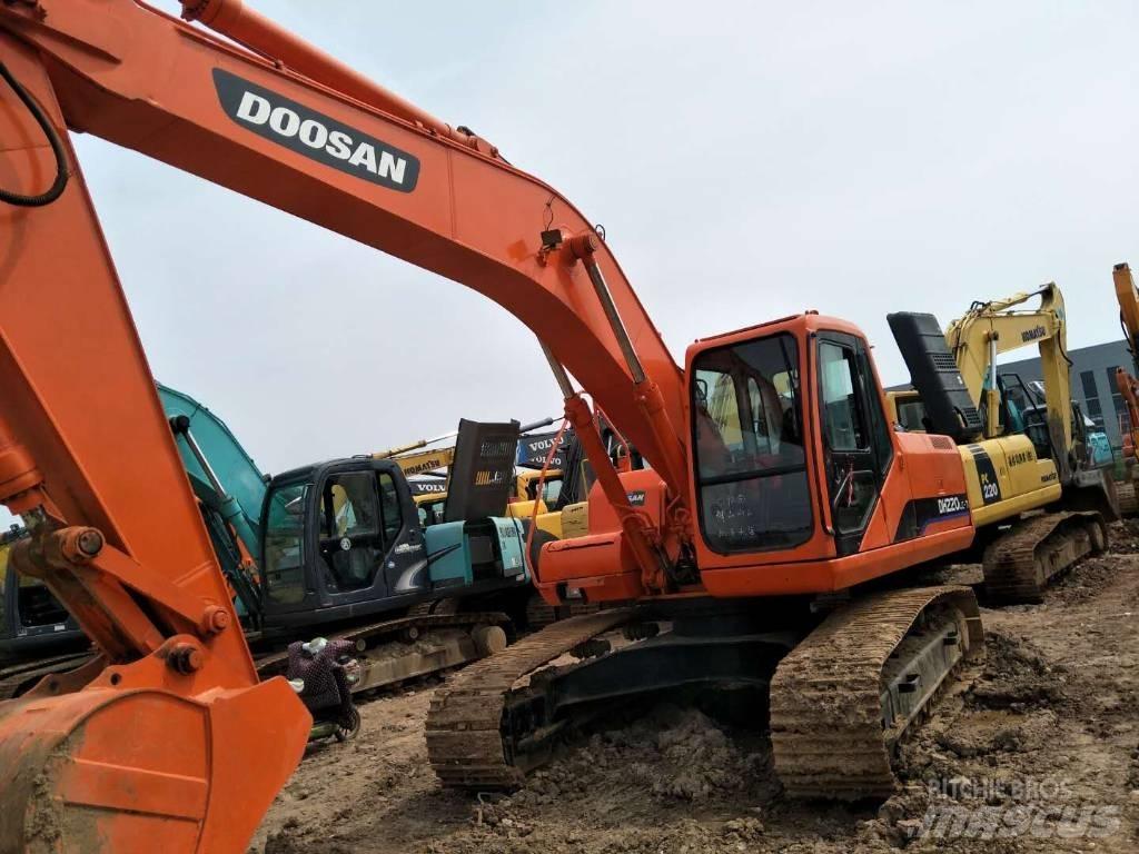 Doosan 225 Верижен екскаватор