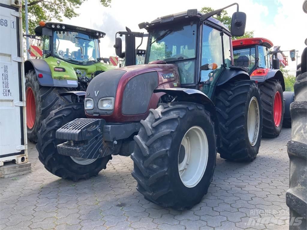 Valtra A93 Hi Tech Трактори