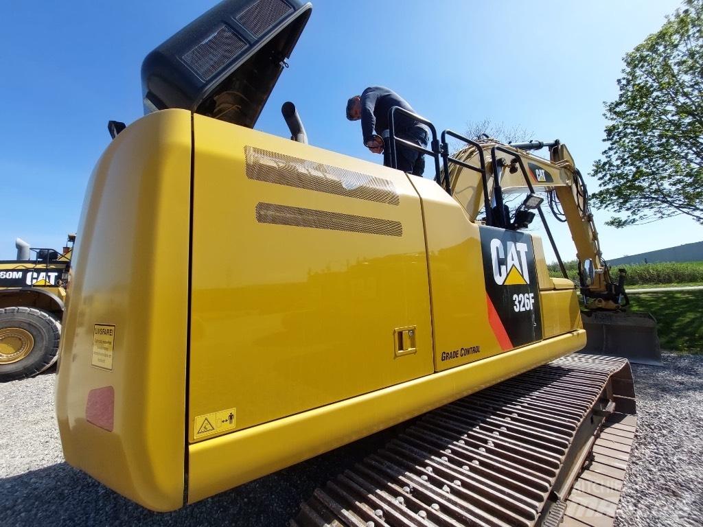 CAT 326 F L Верижен екскаватор