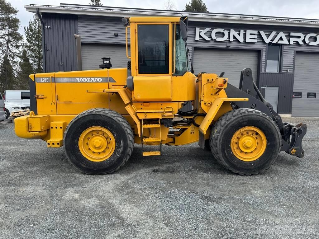 Volvo L 90 D Колесни товарачи
