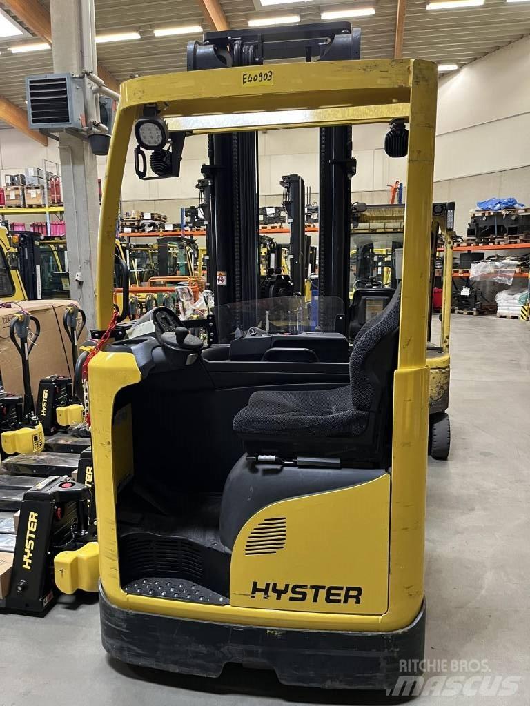 Hyster R1.4 Ретрак/ Високоповдигач с изместване на вилката напред