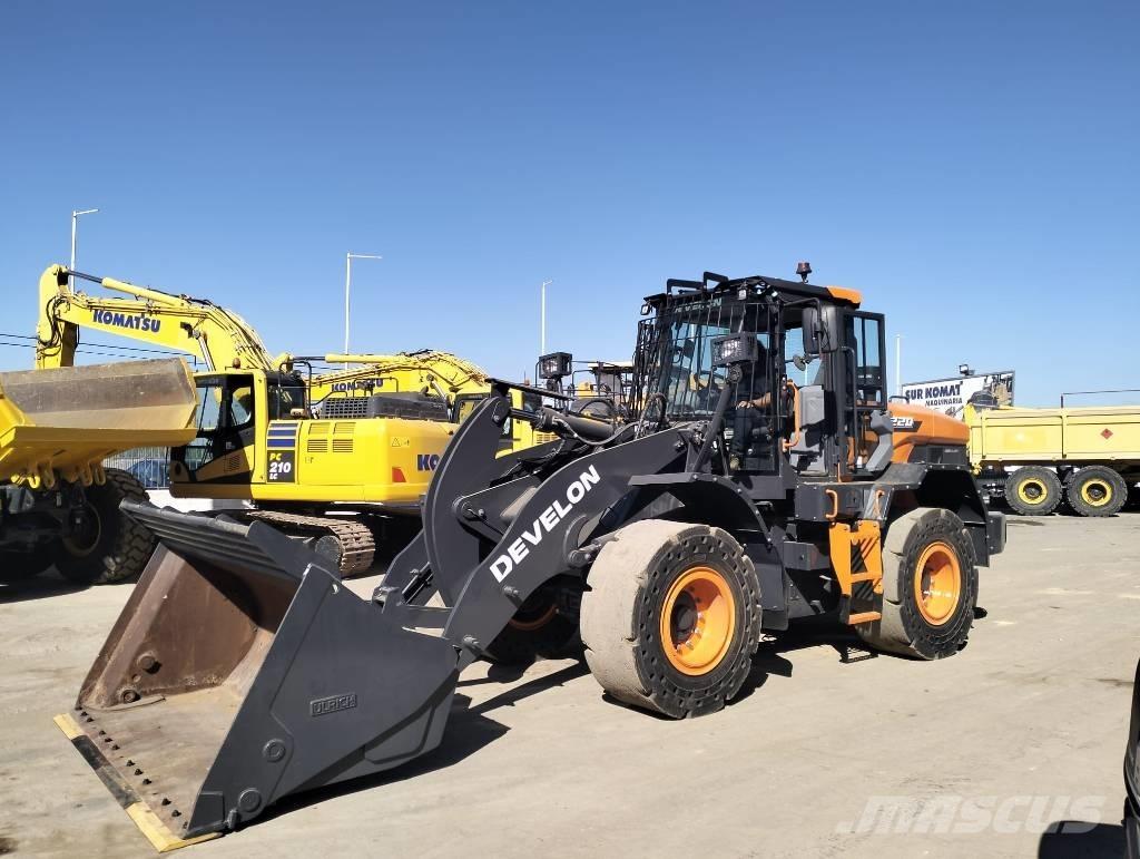 Develon DL 220-7 Колесни товарачи