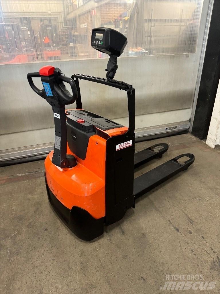 Toyota LWE180 Нископовдигач