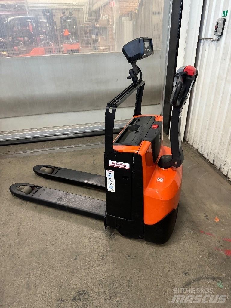Toyota LWE180 Нископовдигач