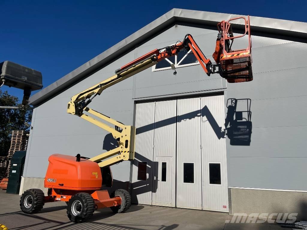 JLG 520 AJ Съчленени стрелови подемници