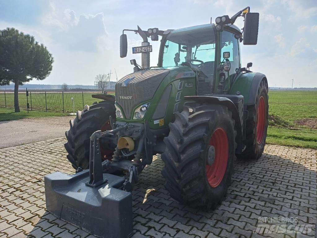 Fendt 720 Profi Plus Трактори