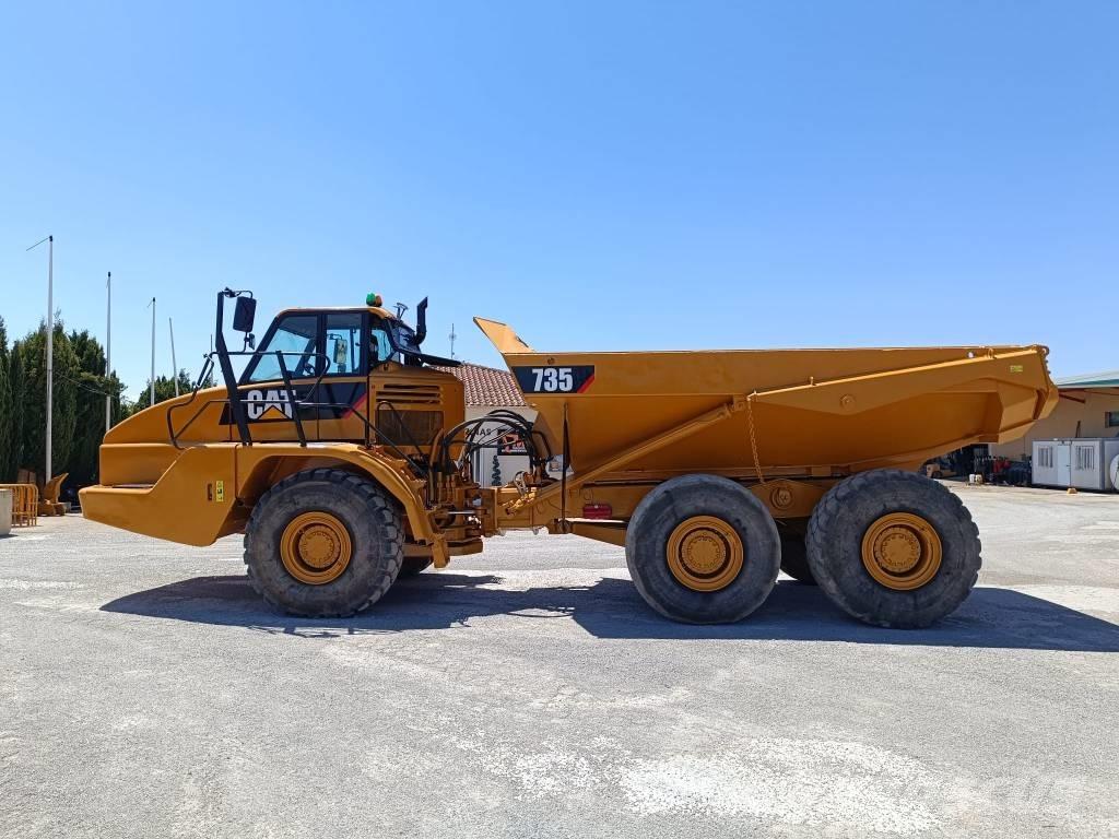 CAT 735 Дъмпери/моторни превозни средства