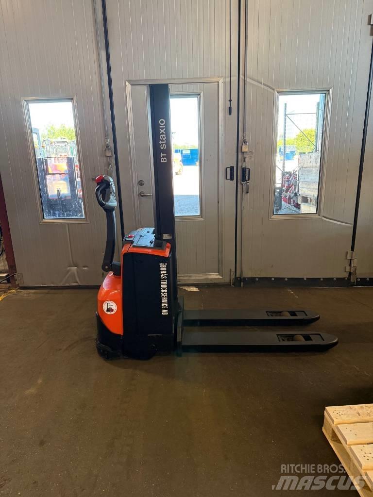 BT truck SWE 080L Колички високоповдигачи с теглич
