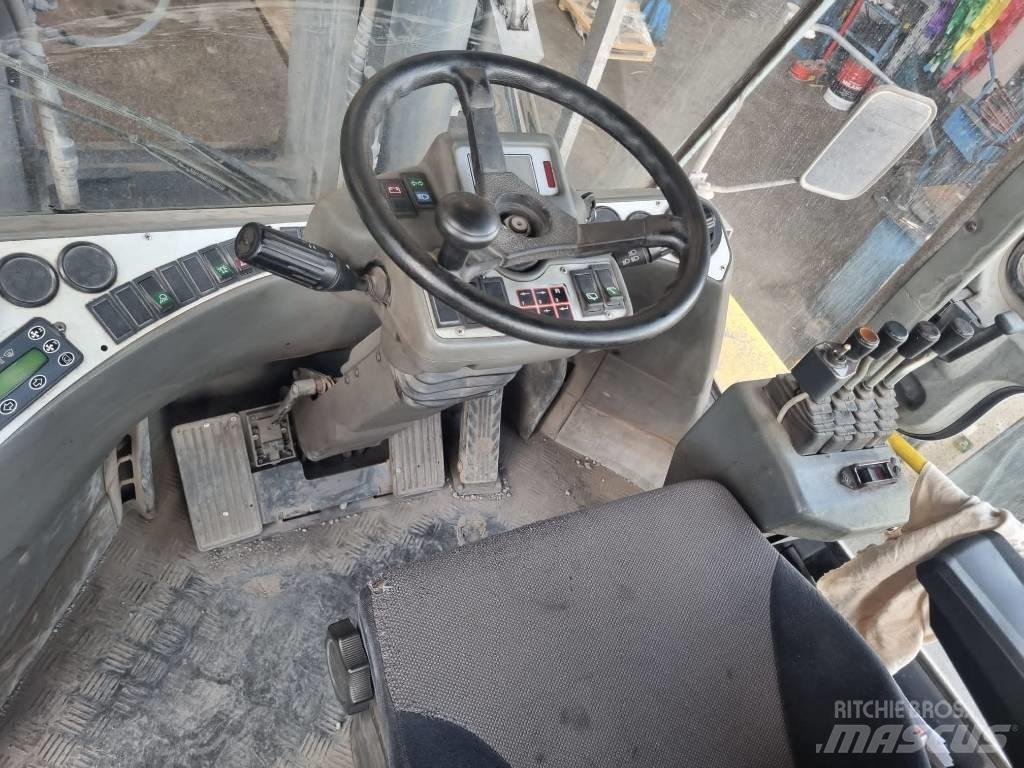 Kalmar DCF 250-12LB Дизелови камиони