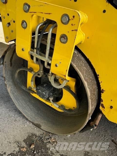 Bomag BW 120 AD-5 Двойни барабанни ролки

