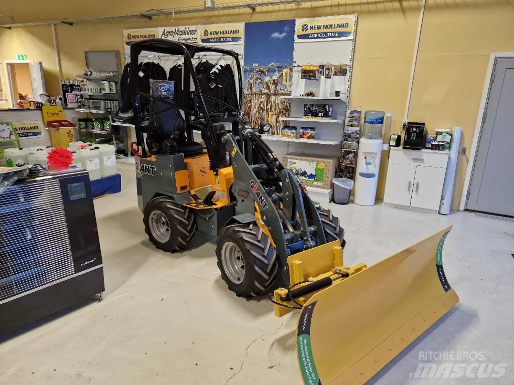 GiANT G1100 Многофункционални товарачи