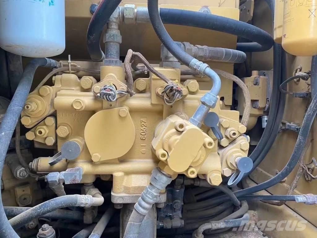 CAT 312D Средни екскаватори 7т - 12т