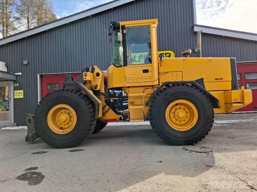 Volvo L70B Колесни товарачи