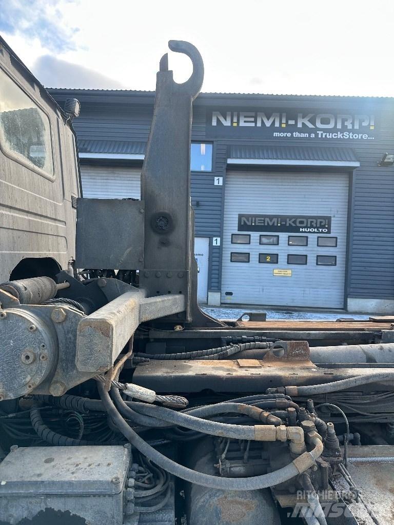 Scania P420 6x2*4 Камиони с кран с кука