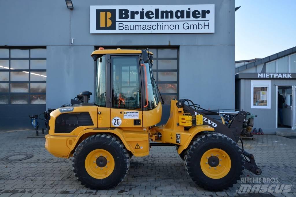 Volvo L 30 H Колесни товарачи