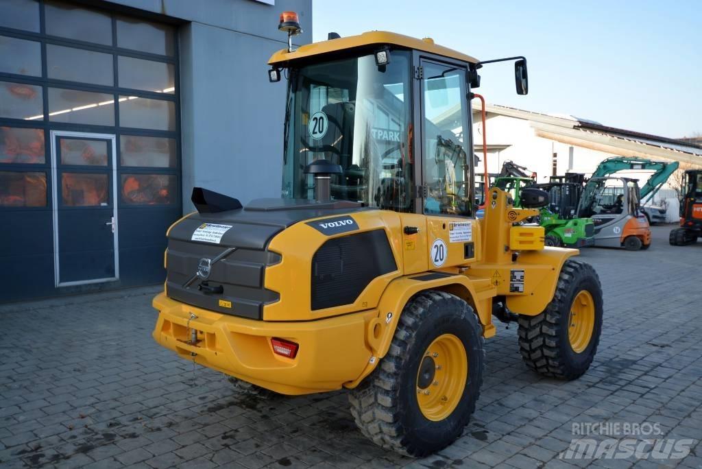 Volvo L 30 H Колесни товарачи