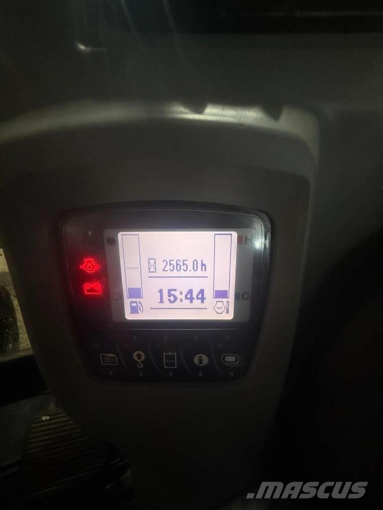 Kubota KX 080 Средни екскаватори 7т - 12т