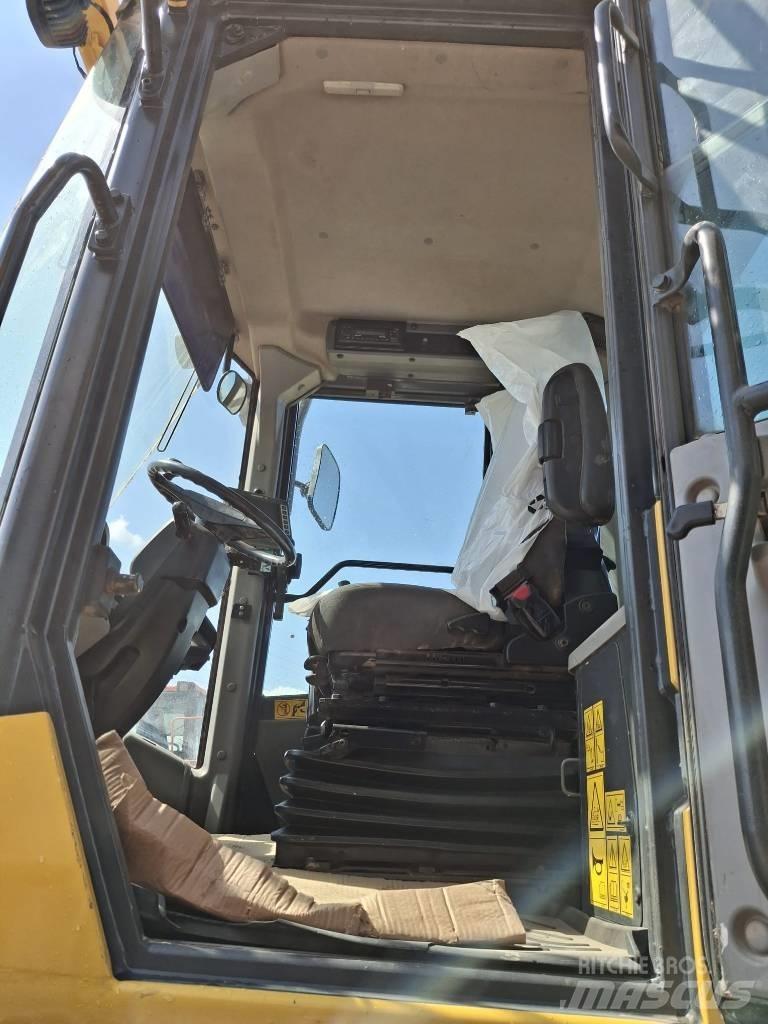 Komatsu WA 380-8 Мини товарачи